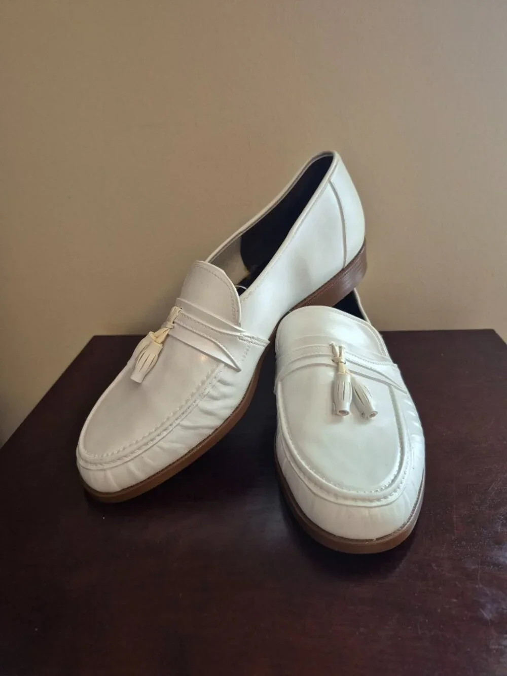 Vintage White Tassel Loafers sz 10.5